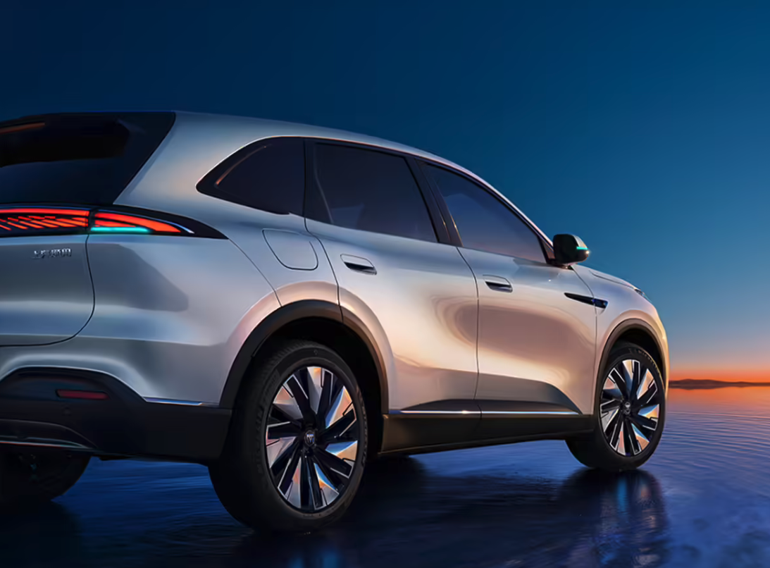 别克至境E7官图首发 一季度亮相 插混续航超1600km